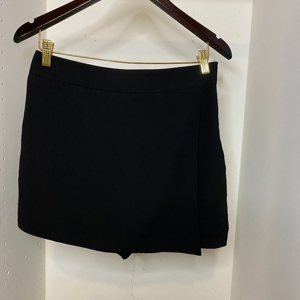 Black Skort